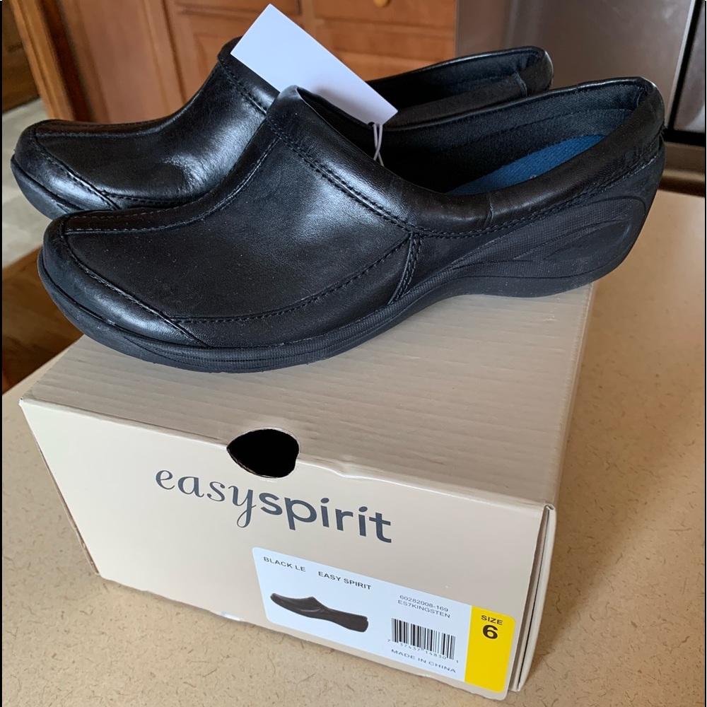 Easy Spirit Ladies Shoes NWT